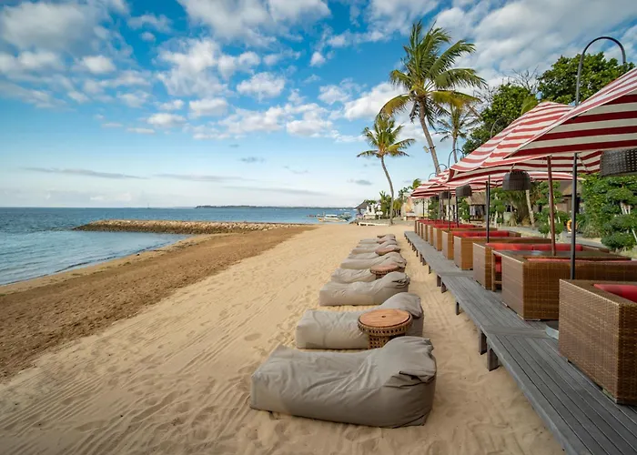 Puri Santrian Beach And SpaResort Hotel